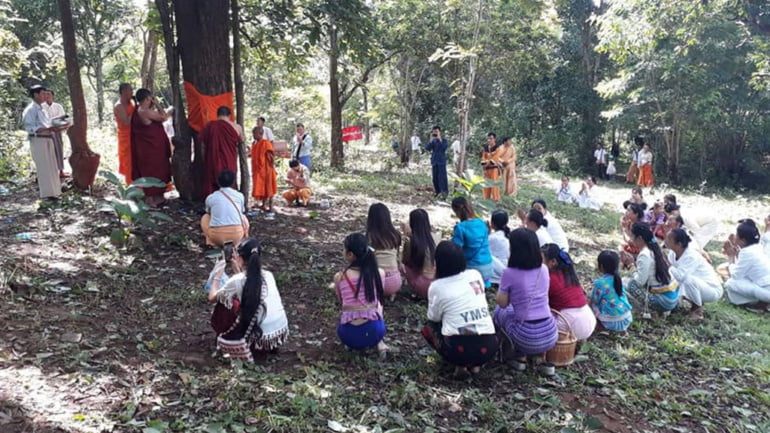 ၵေႃႁူမ်ႈသၢင်ႈ ၸဝ်ႈႁႆႈၸဝ်ႈၼႃးၸိုင်ႈတႆး Horoscope prayer ceremony for forest, water, soil and forest 7 ၵေႃႁူမ်ႈသၢင်ႈ ၸဝ်ႈႁႆႈၸဝ်ႈၼႃးၸိုင်ႈတႆး shan farmers forest protection september 2019 3