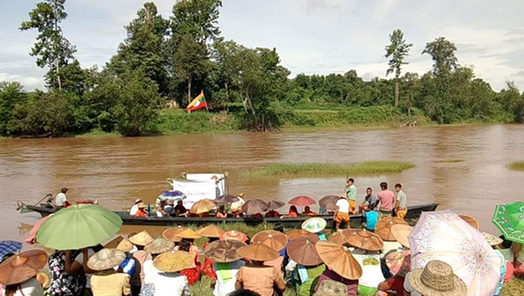 ၵေႃႁူမ်ႈသၢင်ႈ ၸဝ်ႈႁႆႈၸဝ်ႈၼႃးၸိုင်ႈတႆး Prayer ceremony dedicated to Namtu River in Tarlong village 1 ၵေႃႁူမ်ႈသၢင်ႈ ၸဝ်ႈႁႆႈၸဝ်ႈၼႃးၸိုင်ႈတႆး shan state farmers talong August 2019 2